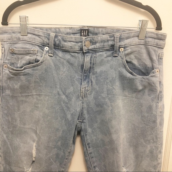 Gap Girlfriend Jeans WithSubtle Floral Print. - Picture 2 of 7